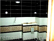 Ремонт ванной комнаты с декоративной полкой
